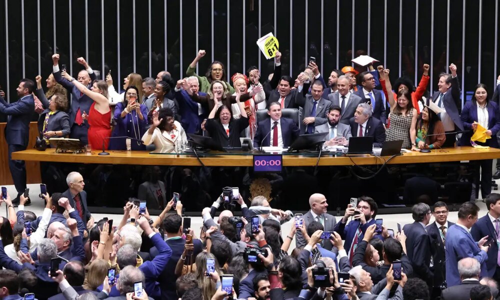 saiba-como-votaram-os-deputados-na-pec-que-acaba-com-a-escala-6×1