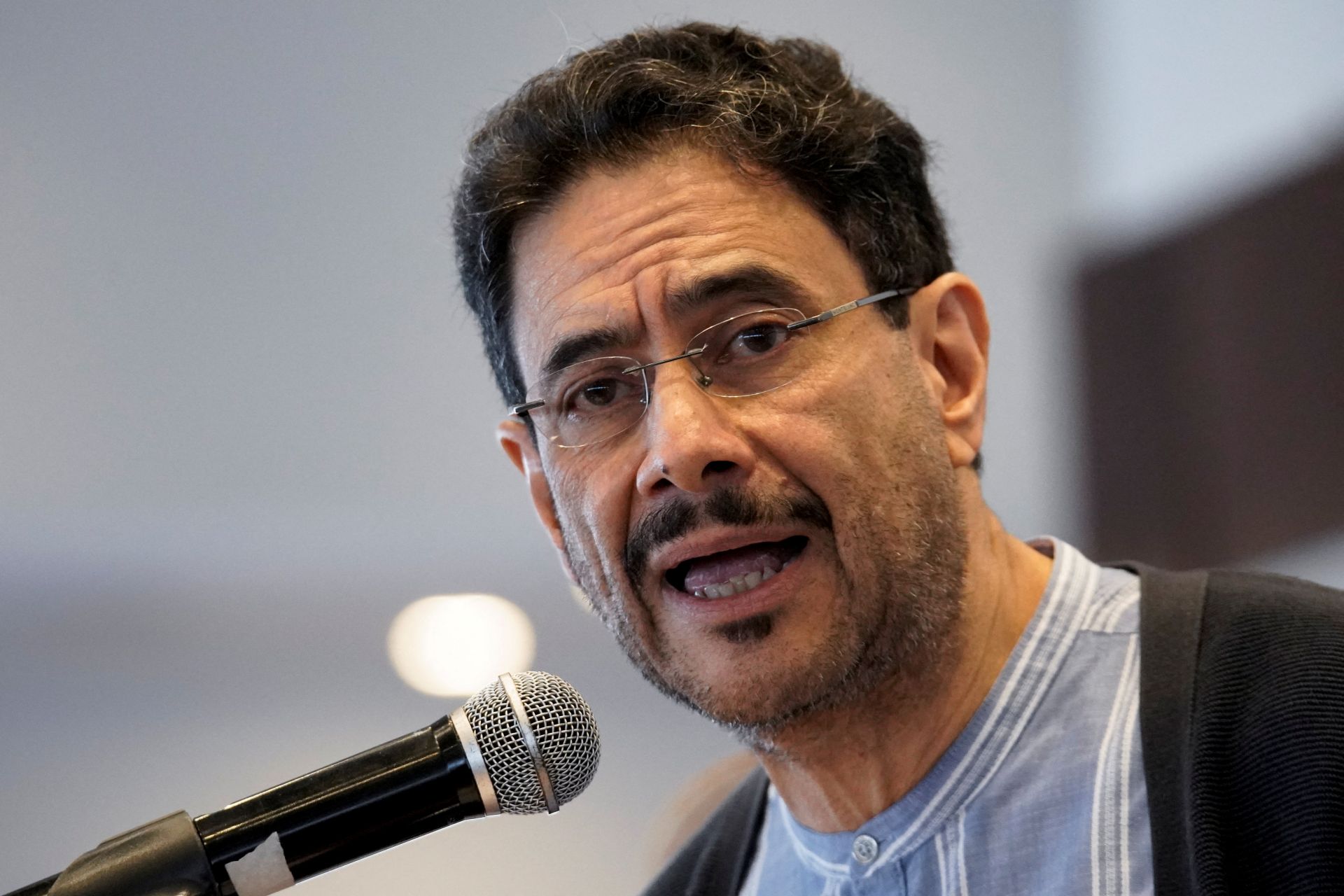 colombia:-candidato-governista-recua-e-diz-nao-ter-encontrado-fraudes-na-eleicao