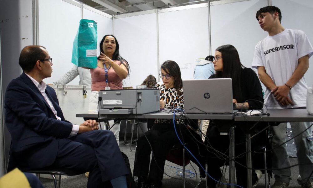 presidente-petro-denuncia-fraude-contra-o-voto-na-eleicao-da-colombia