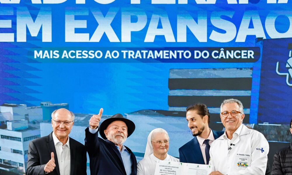 lula-entrega-aparelhos-de-radioterapia-em-sao-paulo